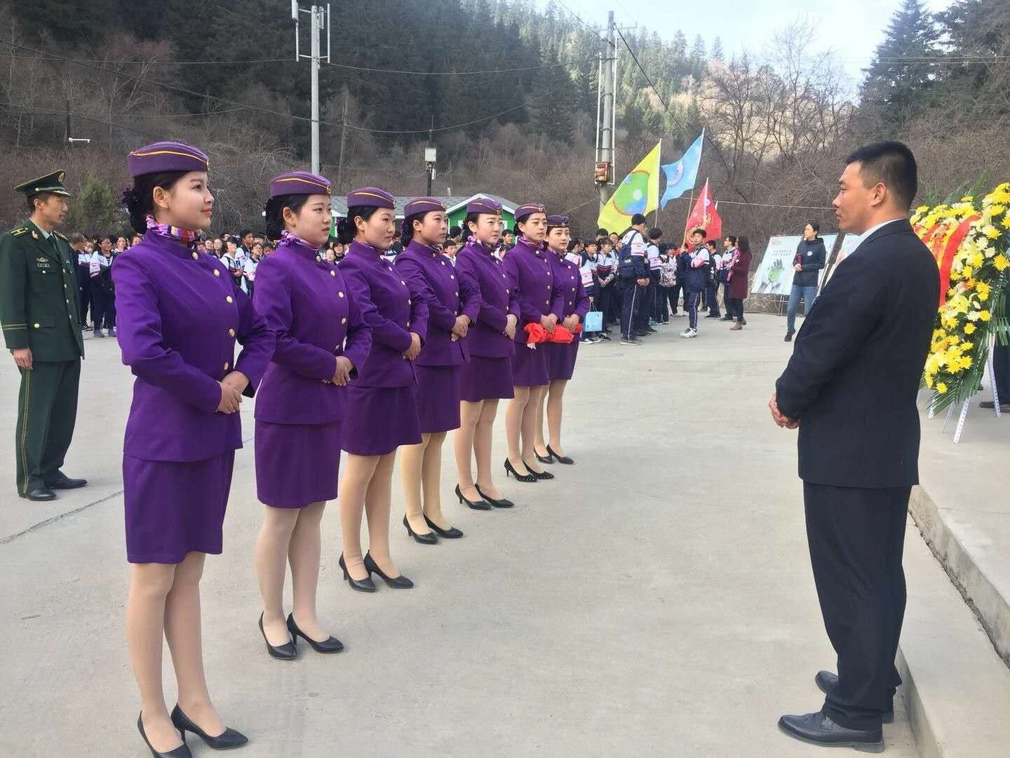 高铁乘务专业为什么好，兰州高铁学校给你答案