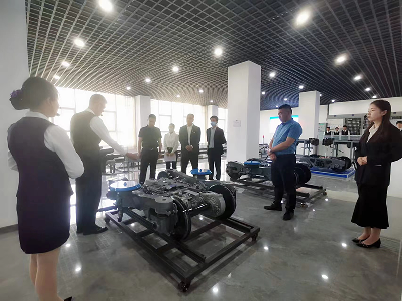 身高不符合要求可以学高铁乘务专业吗，兰州高铁学校给你答案